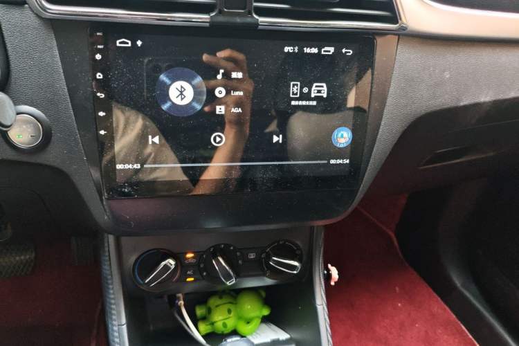 Used MG ZS 2018 1.5L Automatic Elite Edition China V Standard Audio And AC Panel