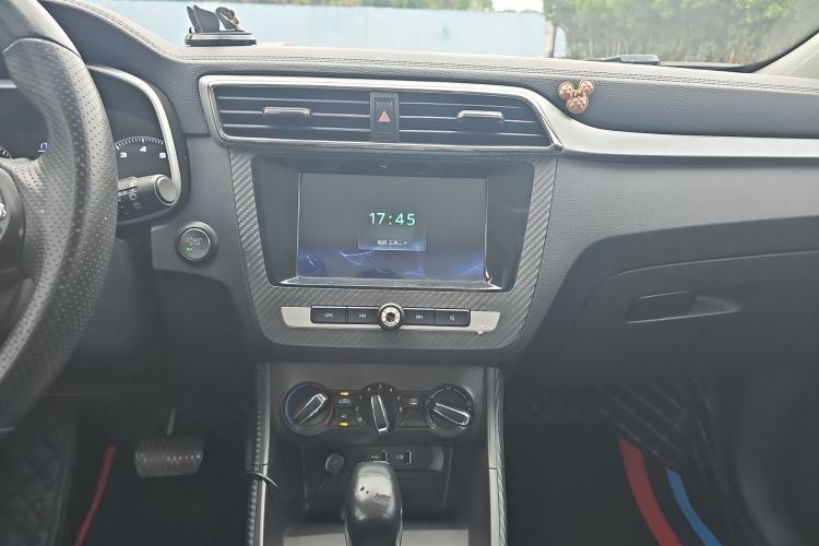 Used MG ZS 2018 1.5L Automatic Luxury Edition China V Standard Audio And AC Panel