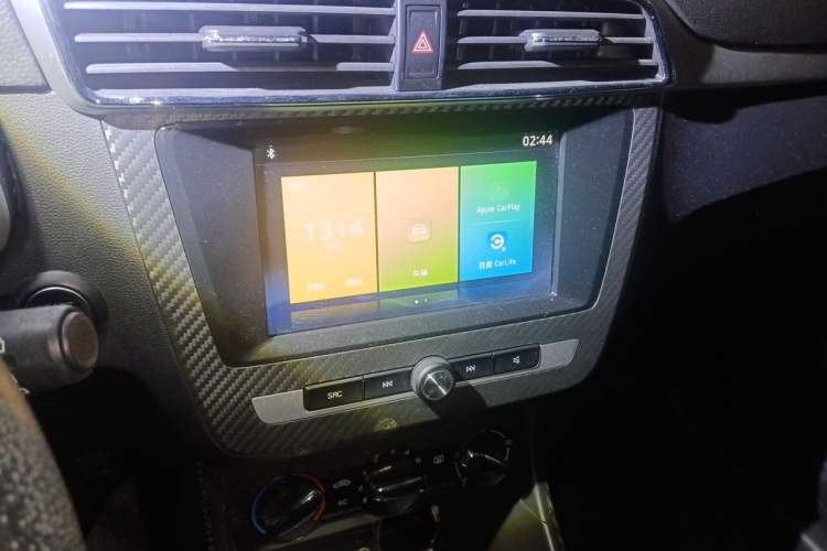 Used MG ZS 2018 1.5L Automatic Luxury Edition China V Standard Audio And AC Panel