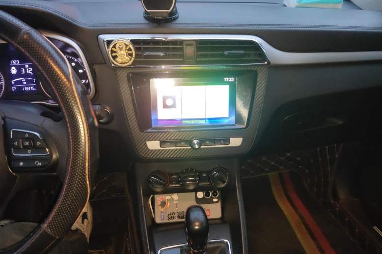 Used MG ZS 2018 1.5L Automatic Luxury Edition China V Standard Audio And AC Panel