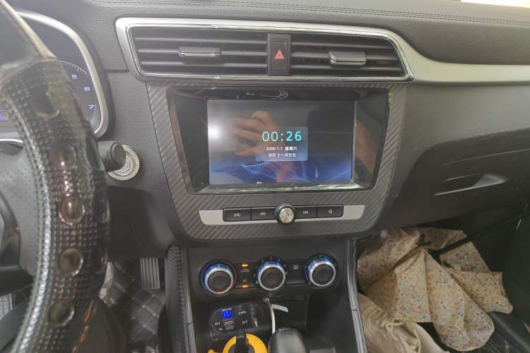 Used MG ZS 2018 1.5L Automatic Luxury Edition China V Standard Audio And AC Panel