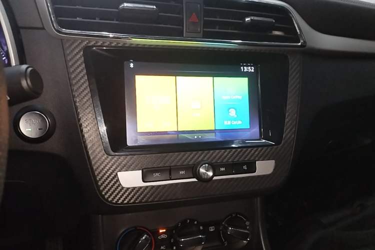 Used MG ZS 2018 1.5L Automatic Luxury Edition China V Standard Audio And AC Panel