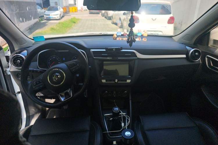 Used MG ZS 2018 1.5L Manual Luxury Version China V Standard Center Console