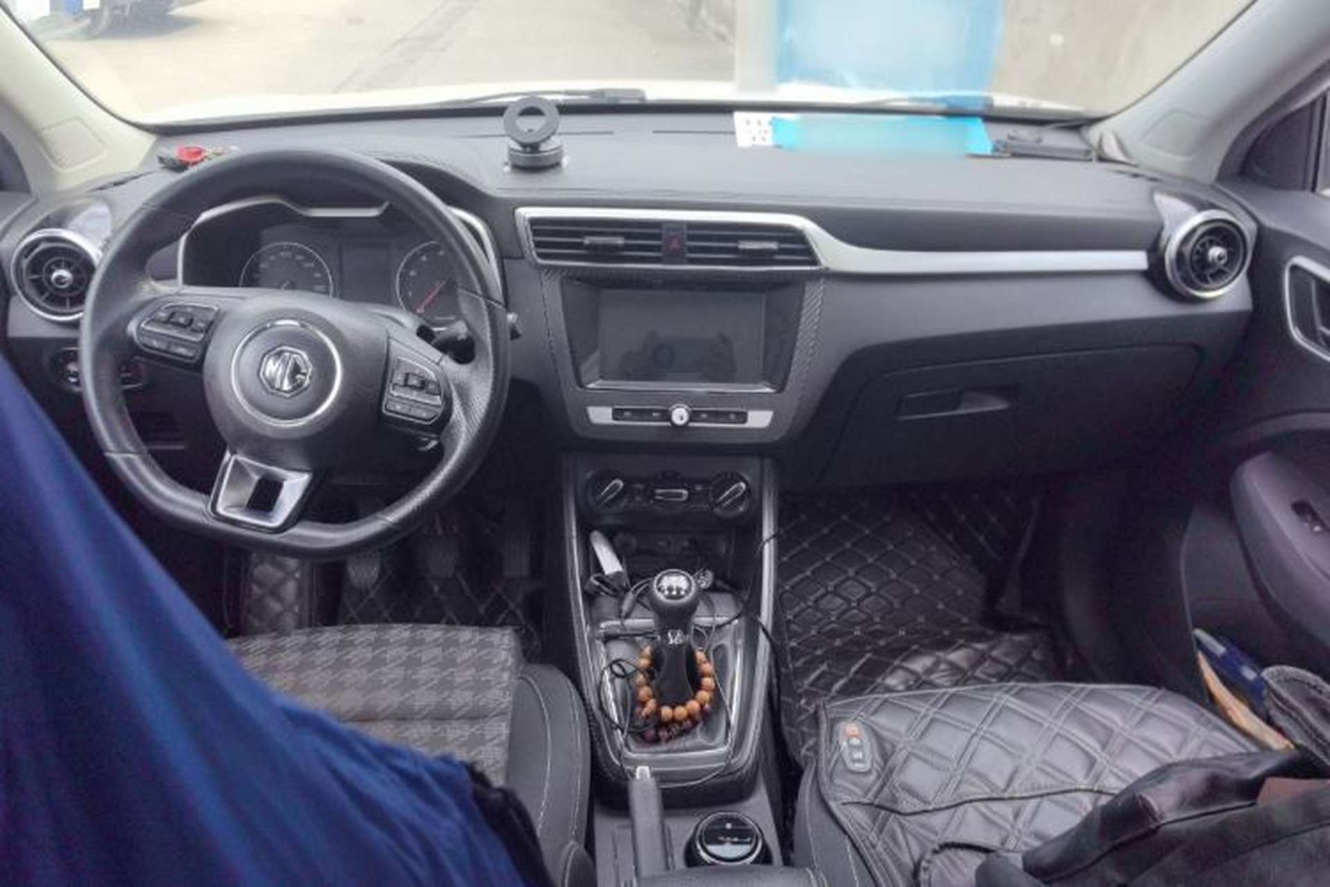 Used MG ZS 2018 1.5L Manual 65-inch Giant-Screen Sunroof Version China V Standard Center Console