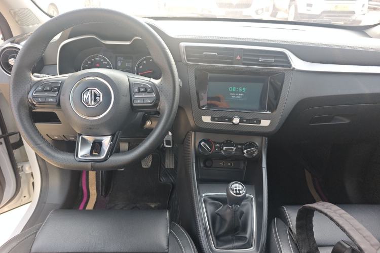 Used MG ZS 2018 1.5L Manual Luxury Version China V Standard Center Console