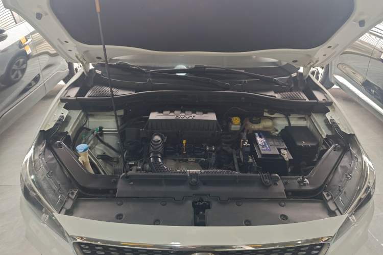 Used MG ZS 2018 1.5L Automatic Luxury Edition China V Standard Engine Bay
