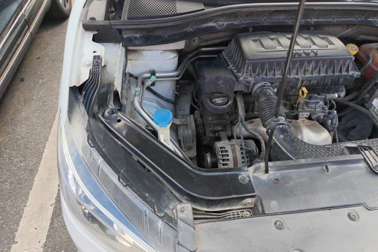 Used MG ZS 2018 1.5L Automatic Luxury Edition China V Standard Engine Bay Right