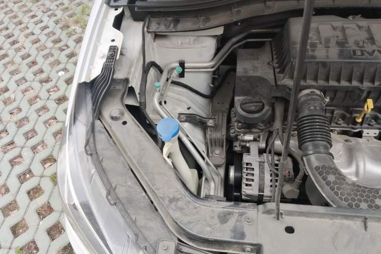 Used MG ZS 2018 1.5L Automatic Luxury Edition China V Standard Engine Bay Right
