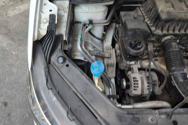 Used MG ZS 2018 1.5L Automatic Luxury Internet Edition China V Standard Engine Bay Right