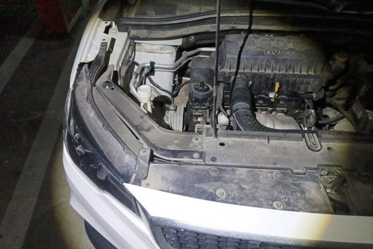 Used MG ZS 2018 1.5L Automatic Luxury Edition China V Standard Engine Bay Right