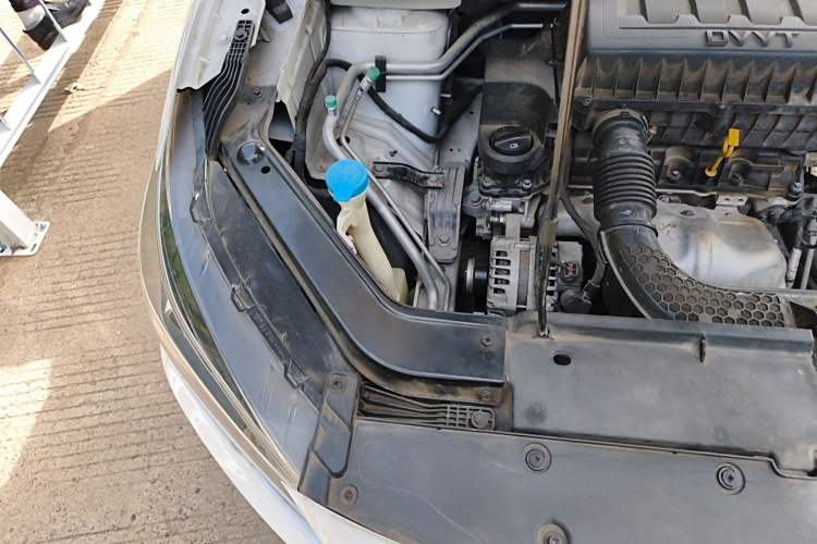 Used MG ZS 2018 1.5L Automatic Luxury Edition China V Standard Engine Bay Right