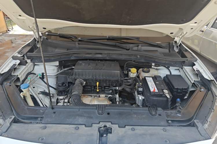 Used MG ZS 2018 1.5L Automatic Luxury Edition China V Standard Engine Bay