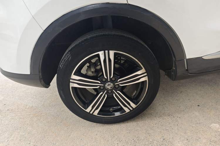 Used MG ZS 2018 1.5L Automatic Luxury Edition China V Standard Exterior 4