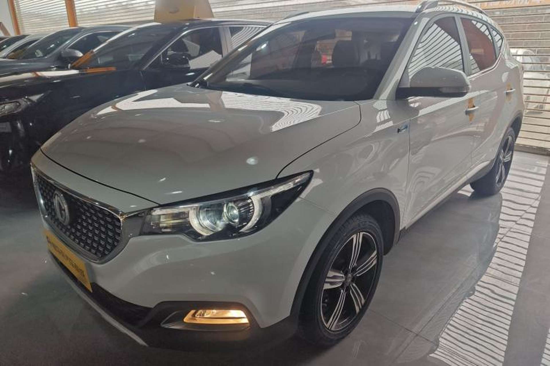 Used MG ZS 2018 1.5L Automatic Luxury Edition China V Standard Front Left 45 Deg