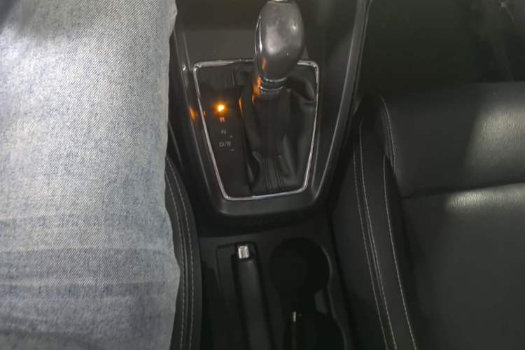 Used MG ZS 2018 1.5L Automatic Luxury Edition China V Standard Gear Lever