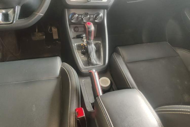 Used MG ZS 2018 1.5L Automatic Luxury Edition China V Standard Gear Lever