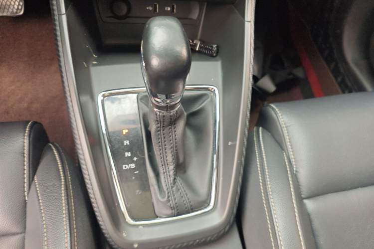 Used MG ZS 2018 1.5L Automatic Luxury Edition China V Standard Gear Lever