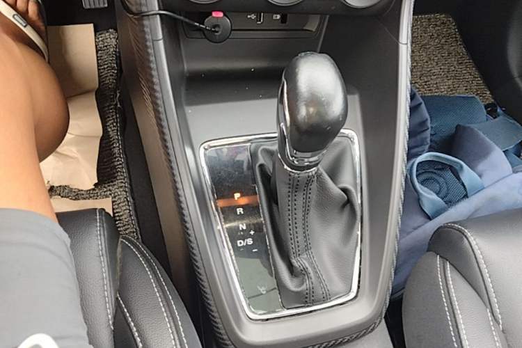 Used MG ZS 2018 1.5L Automatic Luxury Edition China V Standard Gear Lever
