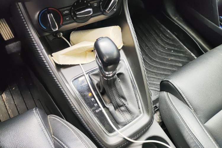 Used MG ZS 2018 1.5L Automatic Luxury Edition China V Standard Gear Lever