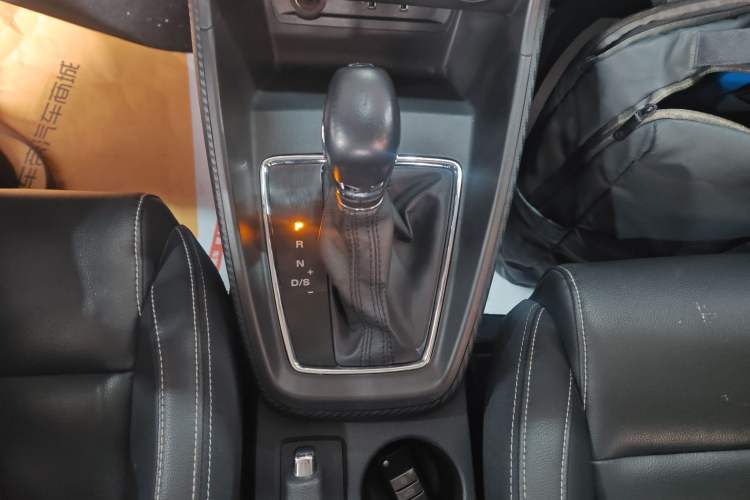 Used MG ZS 2018 1.5L Automatic Luxury Edition China V Standard Gear Lever