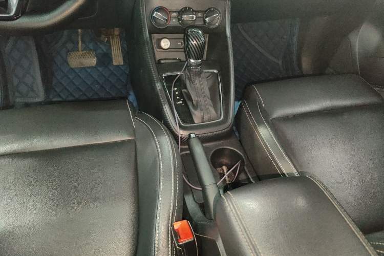 Used MG ZS 2018 1.5L Automatic Luxury Edition China V Standard Gear Lever