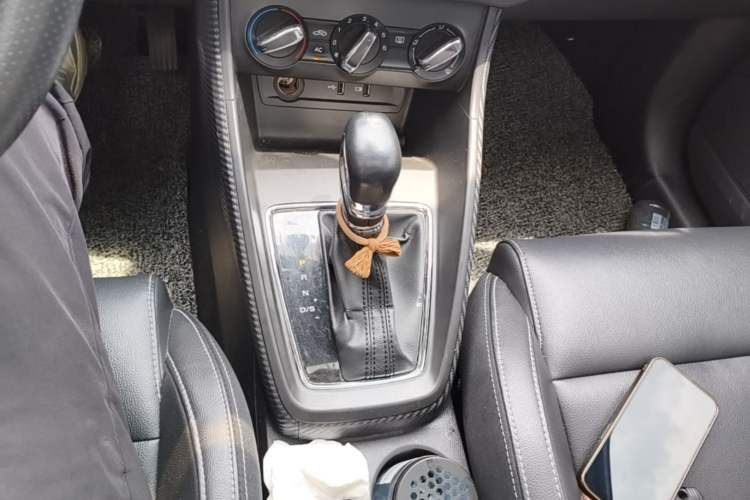 Used MG ZS 2018 1.5L Automatic Luxury Edition China V Standard Gear Lever
