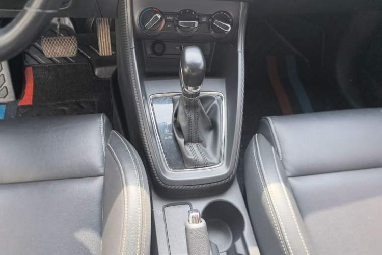 Used MG ZS 2018 1.5L Automatic Luxury Edition China V Standard Gear Lever