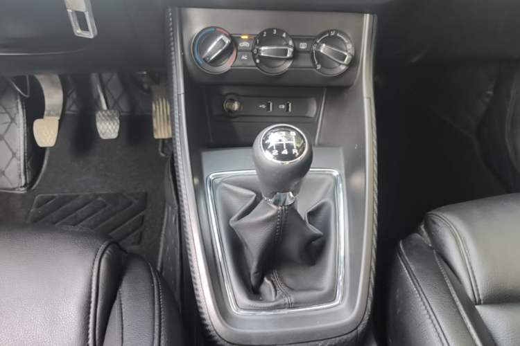 Used MG ZS 2018 1.5L Manual Comfort Edition China V Standard Gear Lever