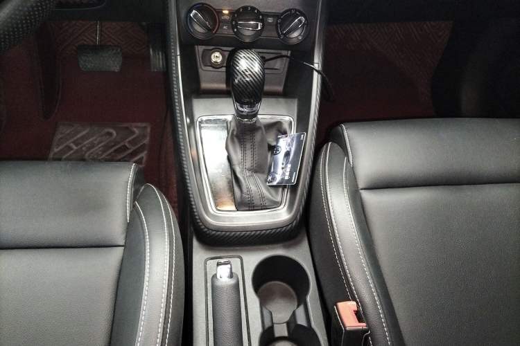 Used MG ZS 2018 1.5L Automatic Luxury Edition China V Standard Gear Lever