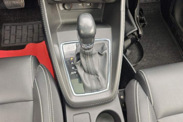 Used MG ZS 2018 1.5L Automatic Luxury Edition China V Standard Gear Lever