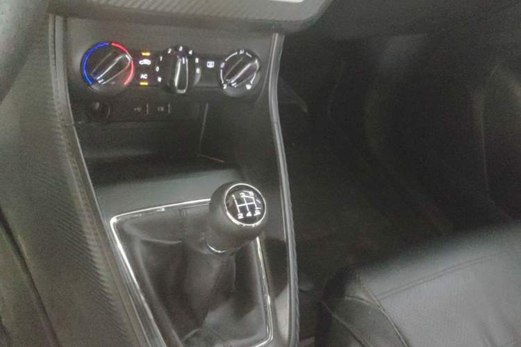 Used MG ZS 2018 1.5L Manual Comfort Edition China V Standard Gear Lever
