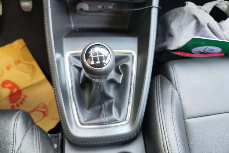 Used MG ZS 2018 1.5L Manual Comfort Edition China V Standard Gear Lever