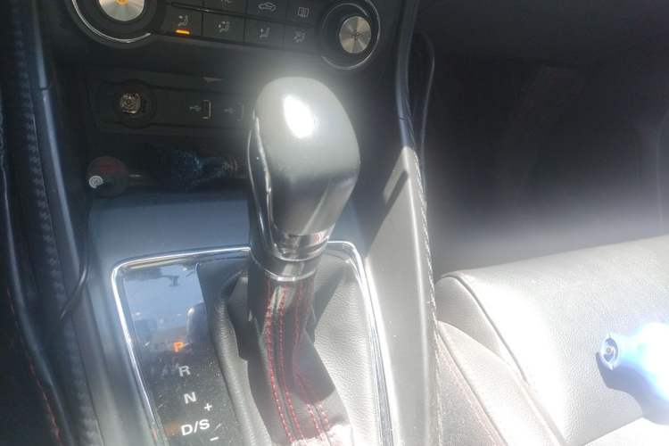 Used MG ZS 2018 16T Automatic Flagship Internet Edition China V Standard Gear Lever