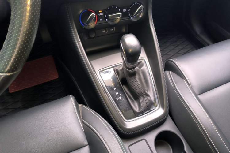 Used MG ZS 2018 1.5L Automatic Luxury Edition China V Standard Gear Lever