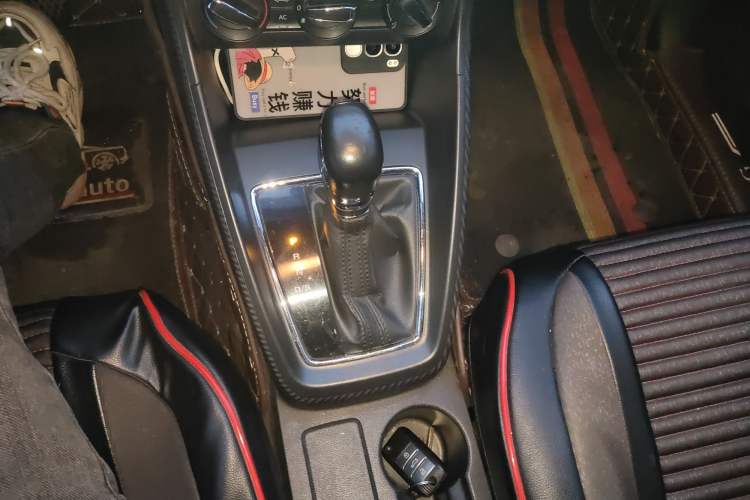 Used MG ZS 2018 1.5L Automatic Luxury Edition China V Standard Gear Lever