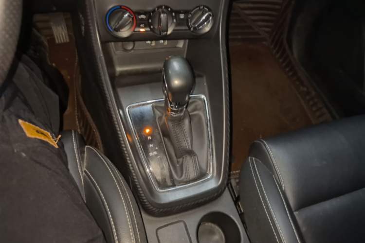 Used MG ZS 2018 1.5L Automatic Luxury Edition China V Standard Gear Lever