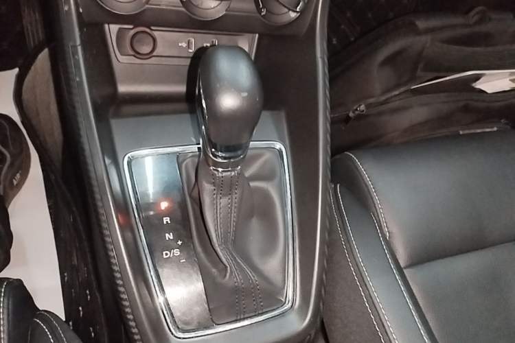 Used MG ZS 2018 1.5L Automatic Luxury Edition China V Standard Gear Lever