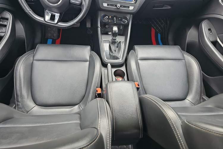 Used MG ZS 2018 1.5L Automatic Luxury Edition China V Standard Interior 1
