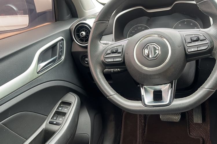 Used MG ZS 2018 1.5L Automatic Luxury Edition China V Standard Interior 10