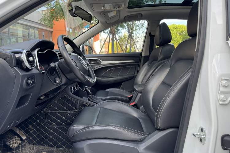 Used MG ZS 2018 1.5L Automatic Luxury Edition China V Standard Interior 2