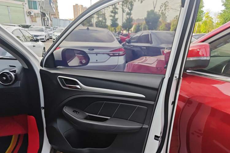 Used MG ZS 2018 1.5L Automatic Luxury Edition China V Standard Interior 2