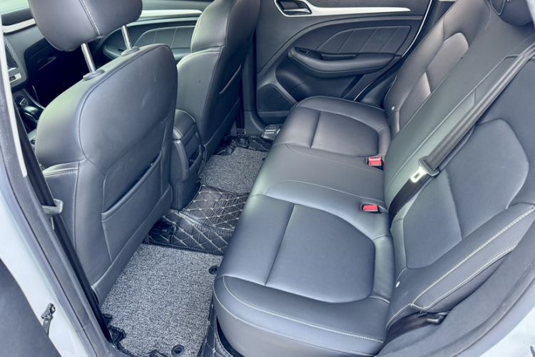 Used MG ZS 2018 1.5L Automatic Luxury Edition China V Standard Interior 3