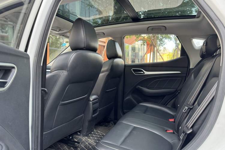 Used MG ZS 2018 1.5L Automatic Luxury Edition China V Standard Interior 4