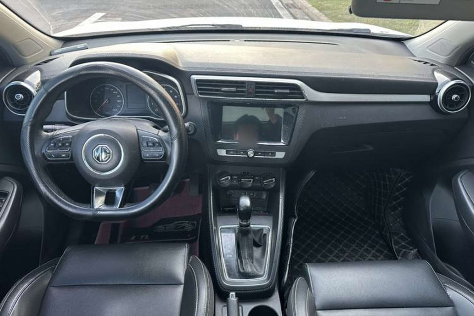 Used MG ZS 2018 1.5L Automatic Luxury Edition China V Standard Interior 4
