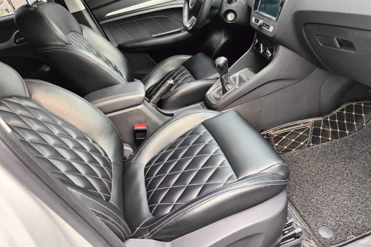 Used MG ZS 2018 1.5L Manual Comfort Edition China V Standard Interior 6