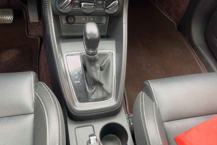 Used MG ZS 2018 1.5L Automatic Luxury Edition China V Standard Interior 7