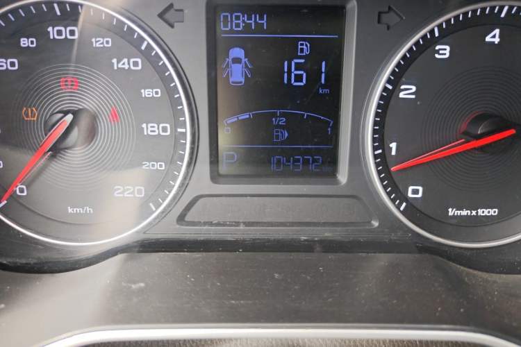 Used MG ZS 2018 1.5L Automatic Luxury Edition China V Standard Odometer Close Up