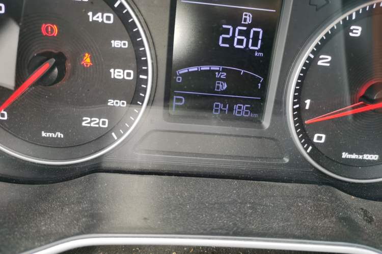 Used MG ZS 2018 1.5L Automatic Elite Edition China V Standard Odometer Close Up
