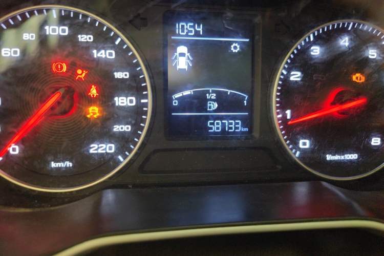 Used MG ZS 2018 1.5L Manual Luxury Version China V Standard Odometer Close Up