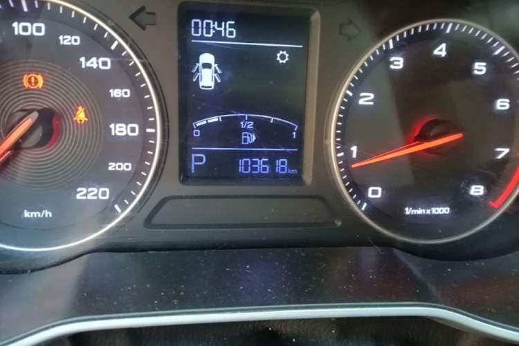 Used MG ZS 2018 1.5L Automatic Luxury Edition China V Standard Odometer Close Up